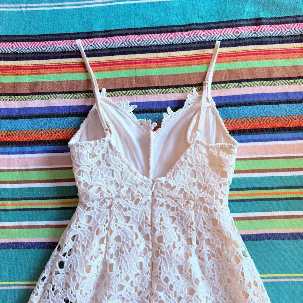 ASTR The Label Floral Lace Midi Dress in Cream size XS - Picture 7 of 10